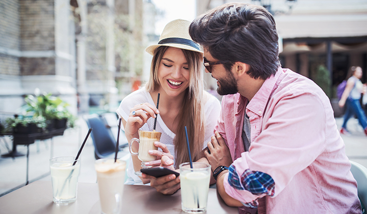 SesliMola.Com Yeni Nesil SesliChat Deneyimi ile...